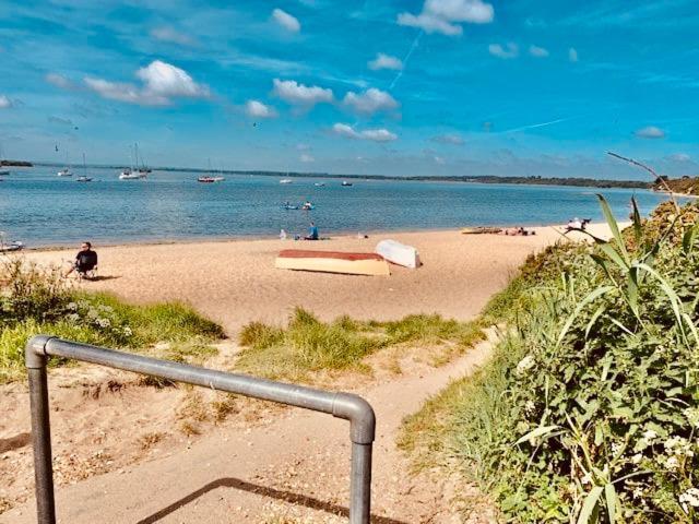 Poole Harbour View Lodge At Rockley Park מראה חיצוני תמונה