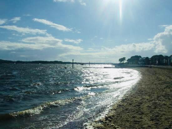 Poole Harbour View Lodge At Rockley Park מראה חיצוני תמונה